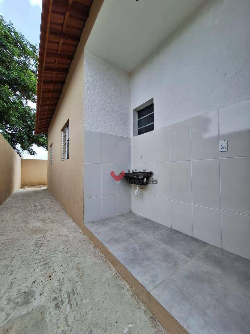 Casa à venda com 2 quartos, 60m² - Foto 7