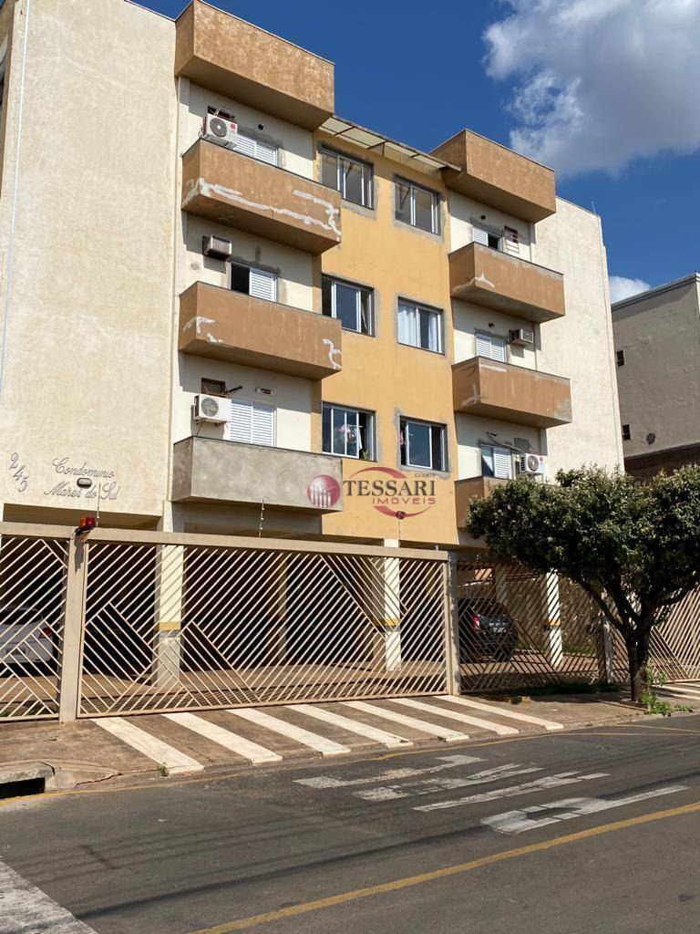 Apartamento à venda com 3 quartos, 106m² - Foto 1