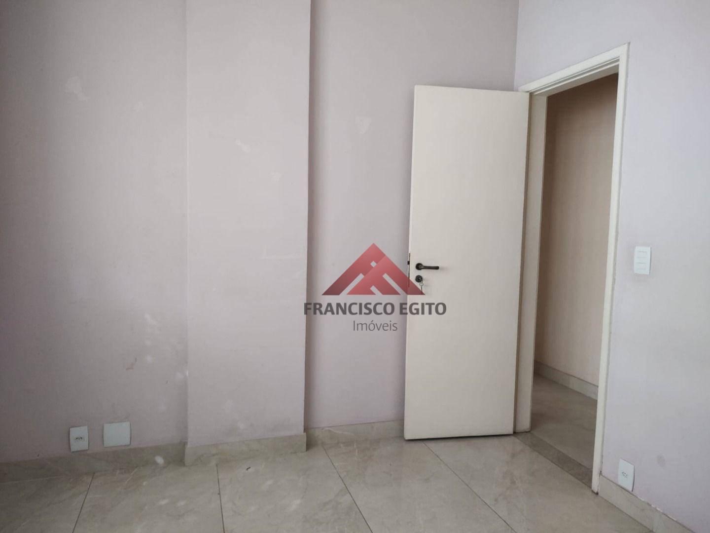 Apartamento à venda com 3 quartos, 130m² - Foto 3