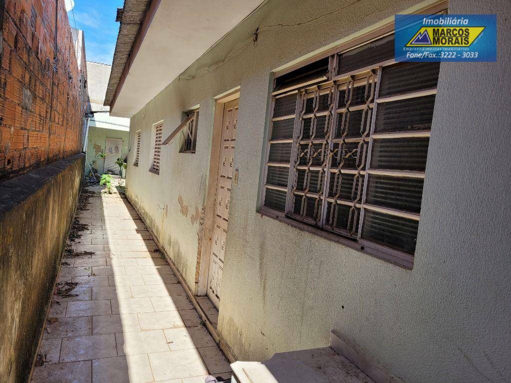 Casa à venda com 2 quartos, 120m² - Foto 8