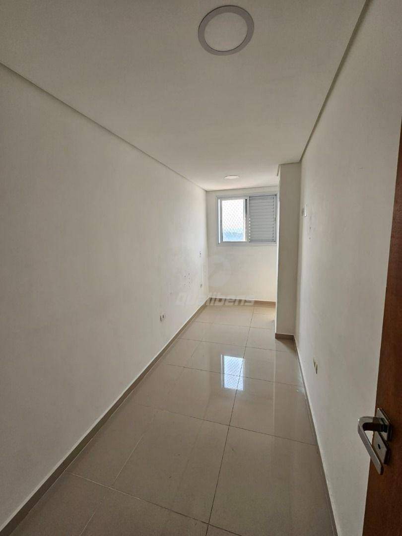 Apartamento para alugar com 3 quartos, 130m² - Foto 7