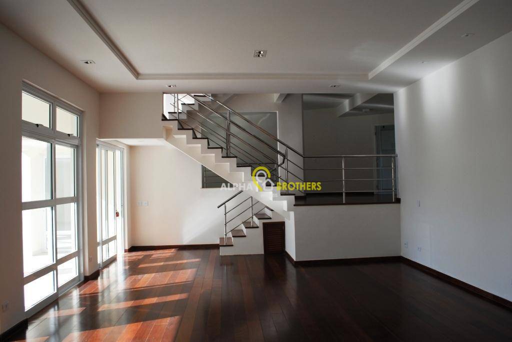 Casa de Condomínio à venda com 4 quartos, 640m² - Foto 2