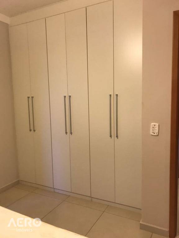 Apartamento para alugar com 3 quartos, 86m² - Foto 11