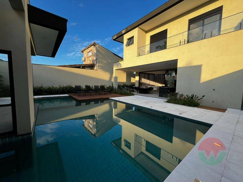 Casa à venda com 5 quartos, 420m² - Foto 4