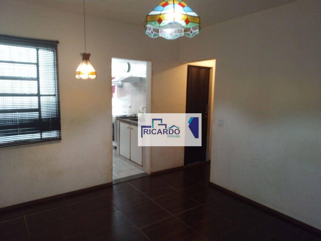 Apartamento à venda com 2 quartos, 61m² - Foto 2