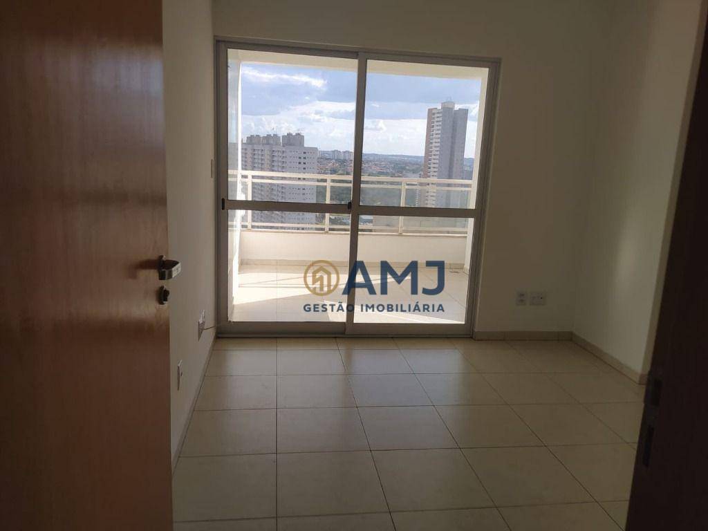 Apartamento à venda com 3 quartos, 74m² - Foto 4