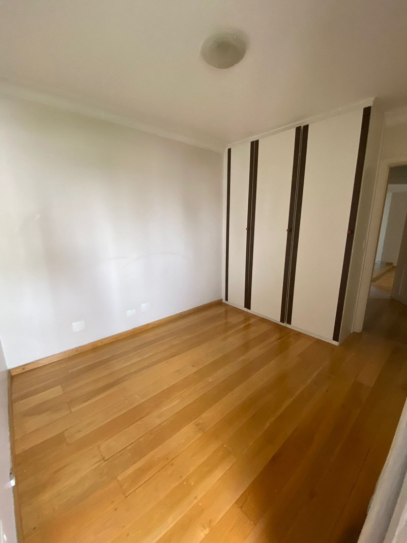 Apartamento à venda com 3 quartos, 105m² - Foto 9