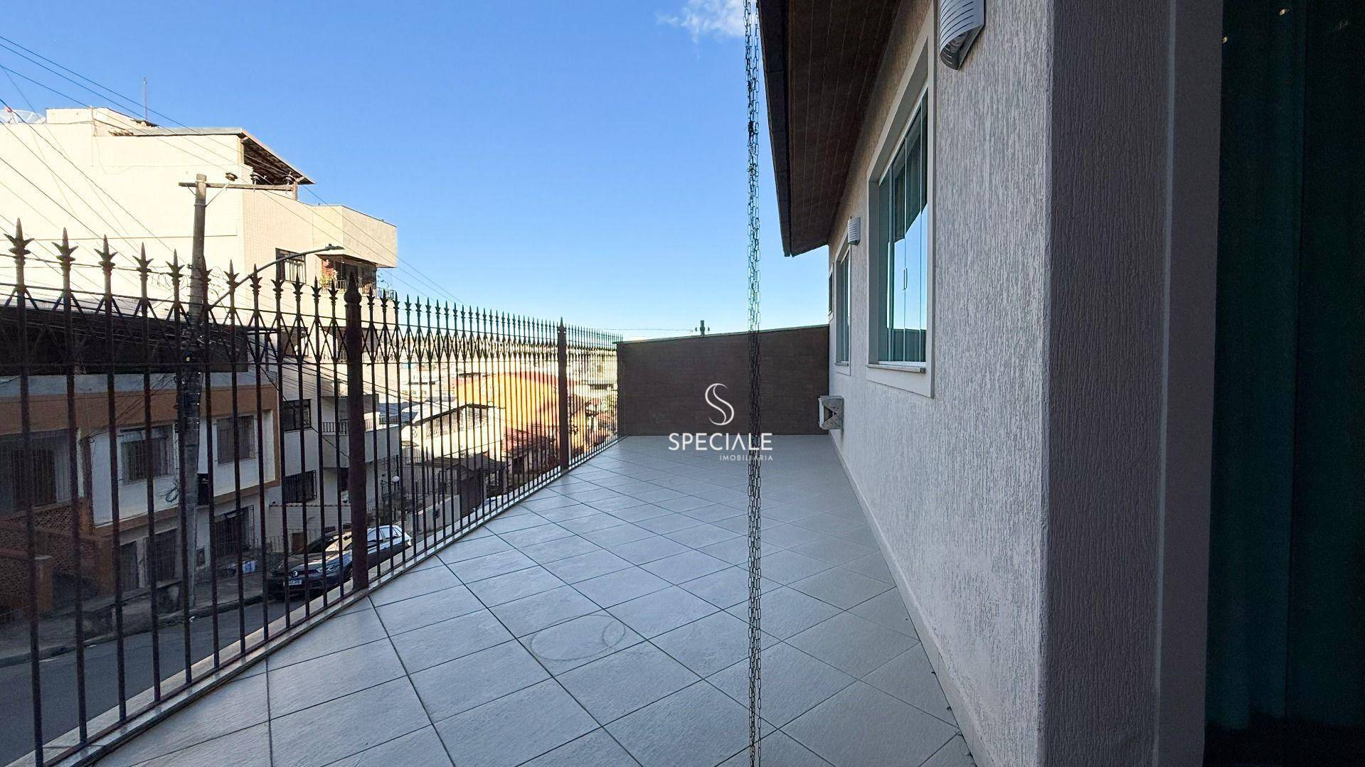 Casa à venda com 3 quartos, 105m² - Foto 1