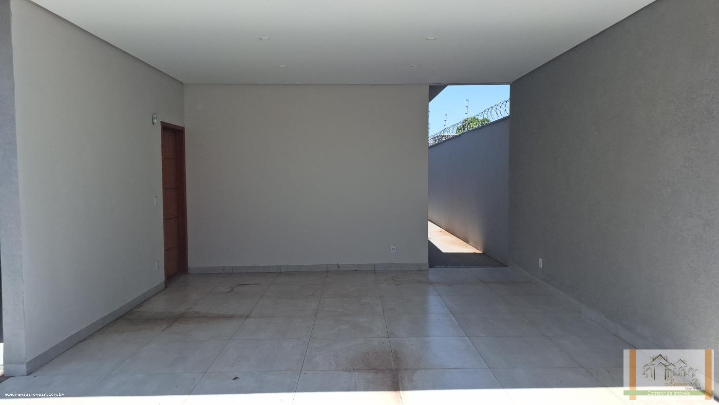 Casa à venda com 3 quartos, 360m² - Foto 3