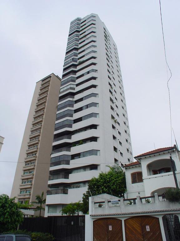 Apartamento à venda com 4 quartos, 250m² - Foto 1