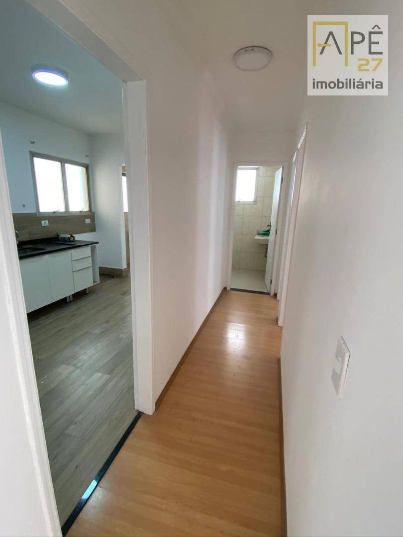 Apartamento à venda com 2 quartos, 77m² - Foto 2