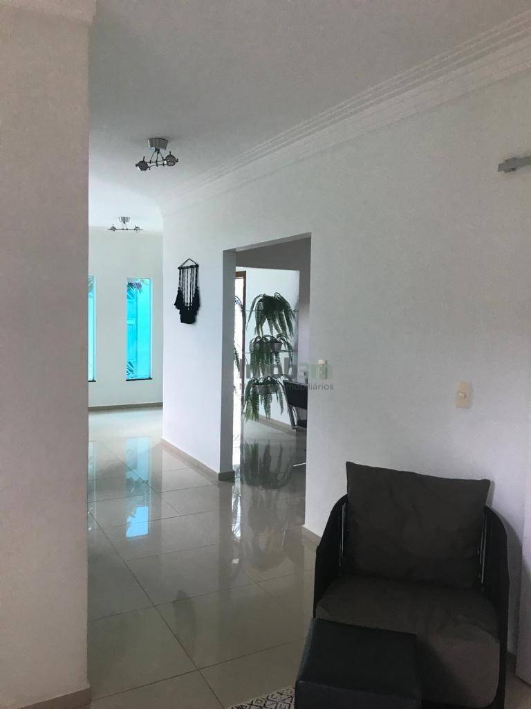 Casa à venda com 4 quartos, 302m² - Foto 10