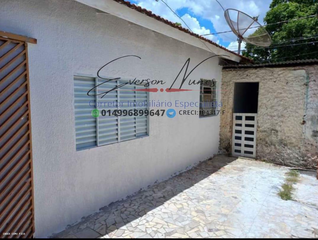 Casa à venda com 2 quartos, 200m² - Foto 1