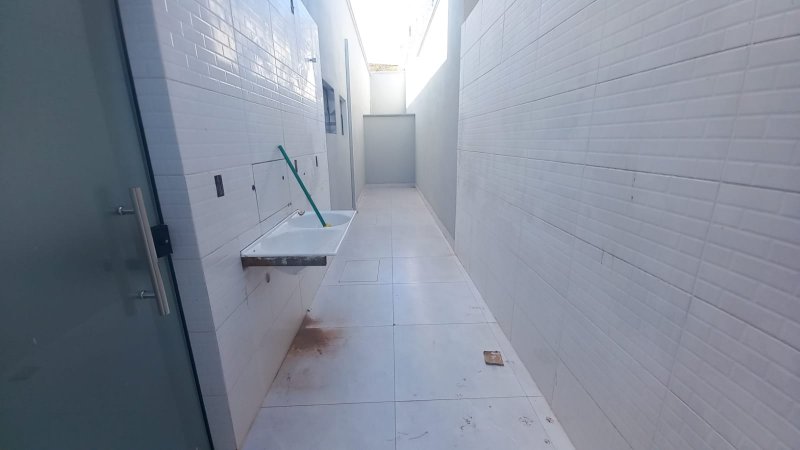 Casa à venda com 3 quartos, 180m² - Foto 18