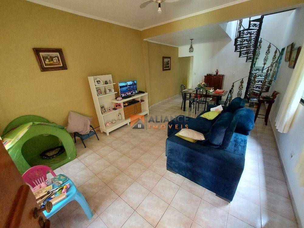 Casa à venda com 3 quartos, 108m² - Foto 7