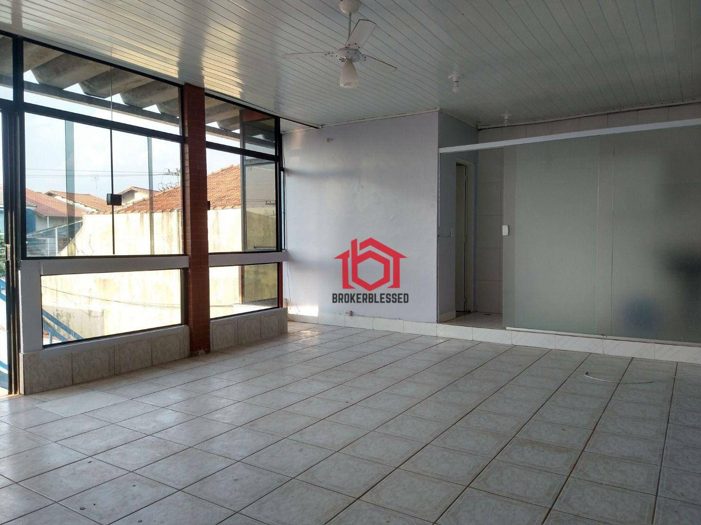 Casa para alugar com 2 quartos, 125M2 - Foto 2