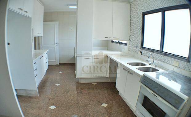 Apartamento para alugar com 3 quartos, 170m² - Foto 9