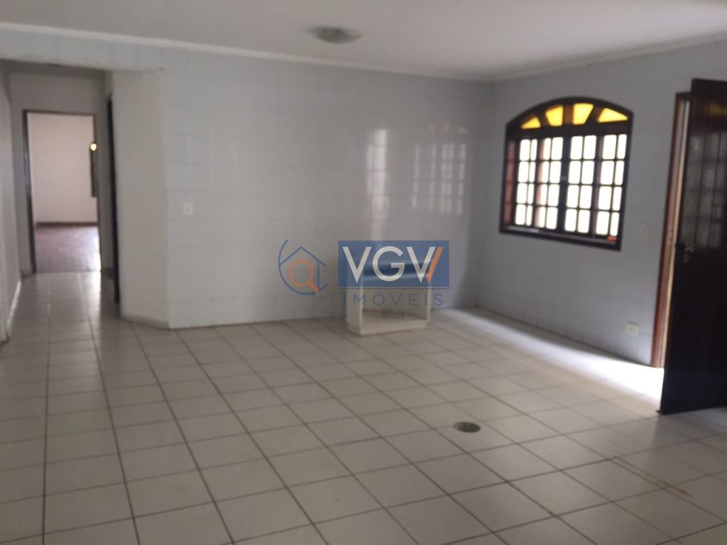 Casa para alugar com 3 quartos, 200m² - Foto 12