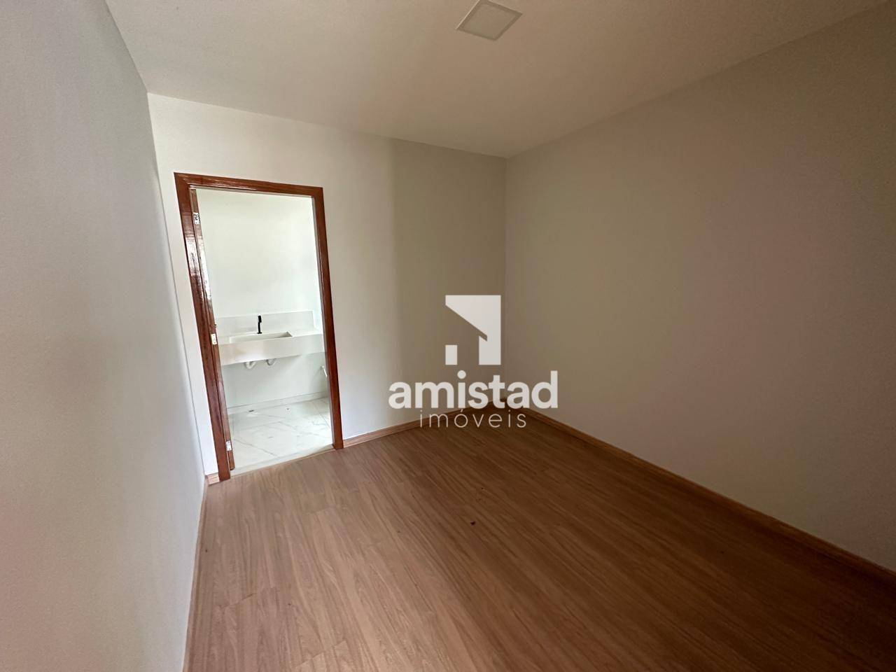 Casa à venda com 3 quartos, 226m² - Foto 9