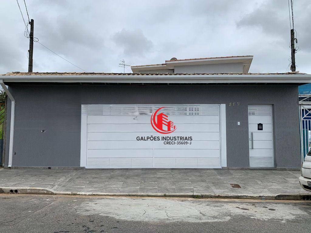 Casa para alugar com 3 quartos, 178m² - Foto 1
