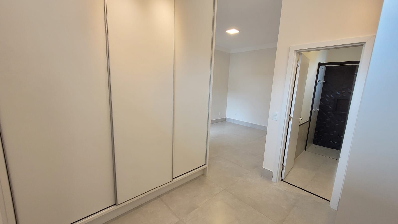 Casa à venda com 3 quartos, 176m² - Foto 2