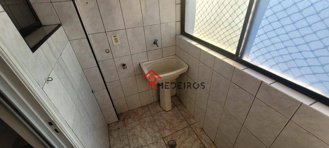 Apartamento à venda com 2 quartos, 75m² - Foto 11