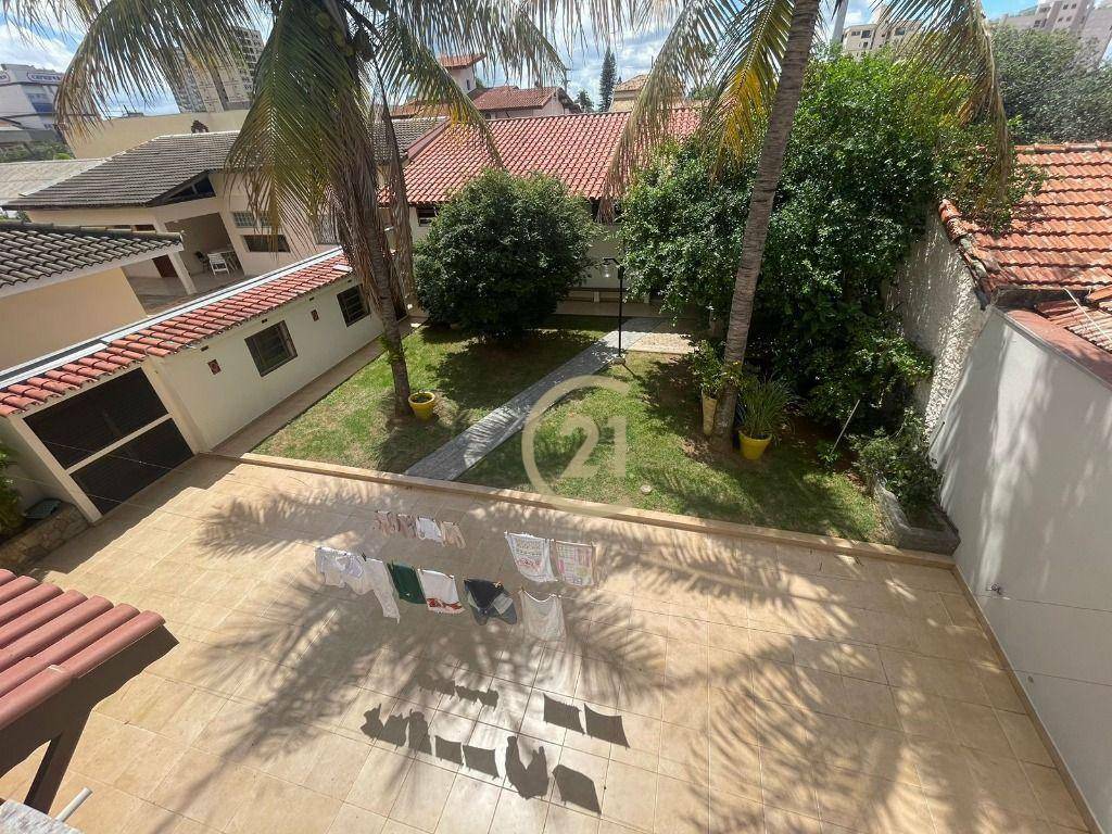 Casa à venda com 4 quartos, 315m² - Foto 1