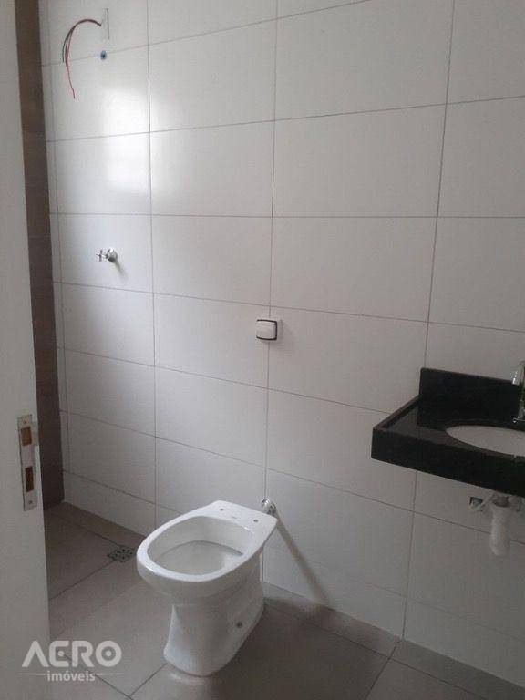 Casa à venda com 3 quartos, 70m² - Foto 6