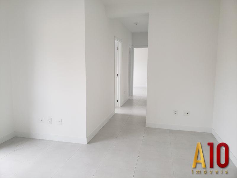 Apartamento à venda com 2 quartos, 64m² - Foto 13