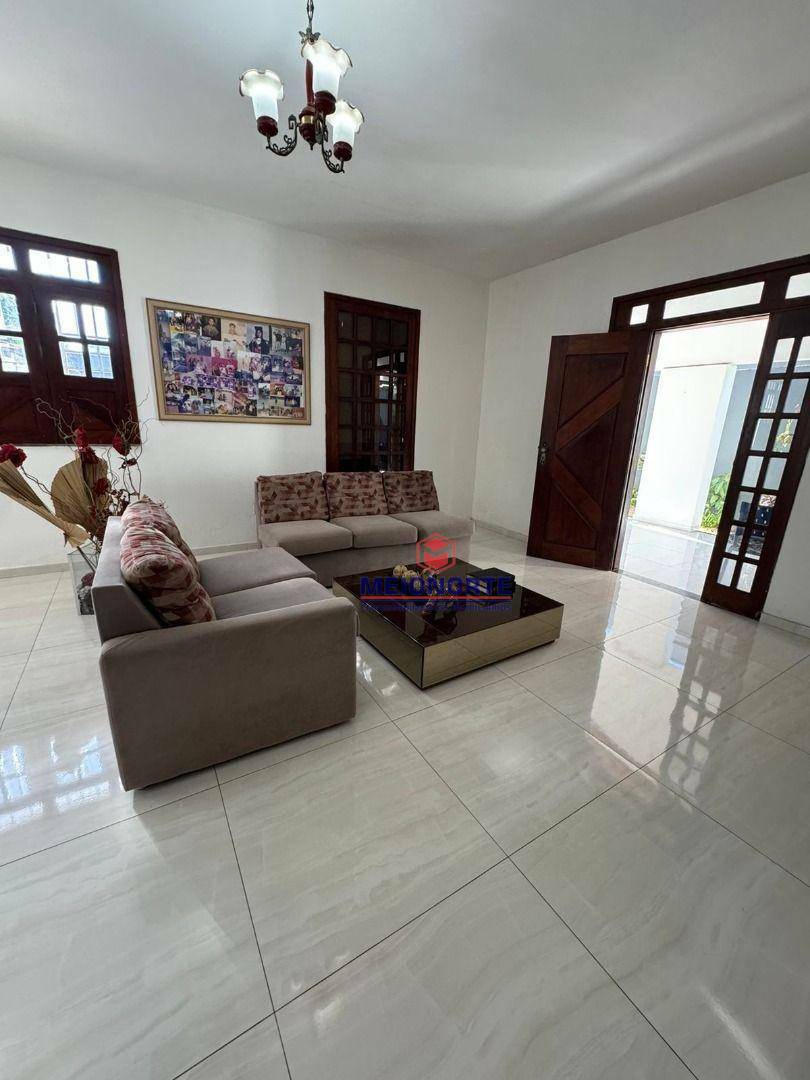 Casa à venda com 4 quartos, 800m² - Foto 4