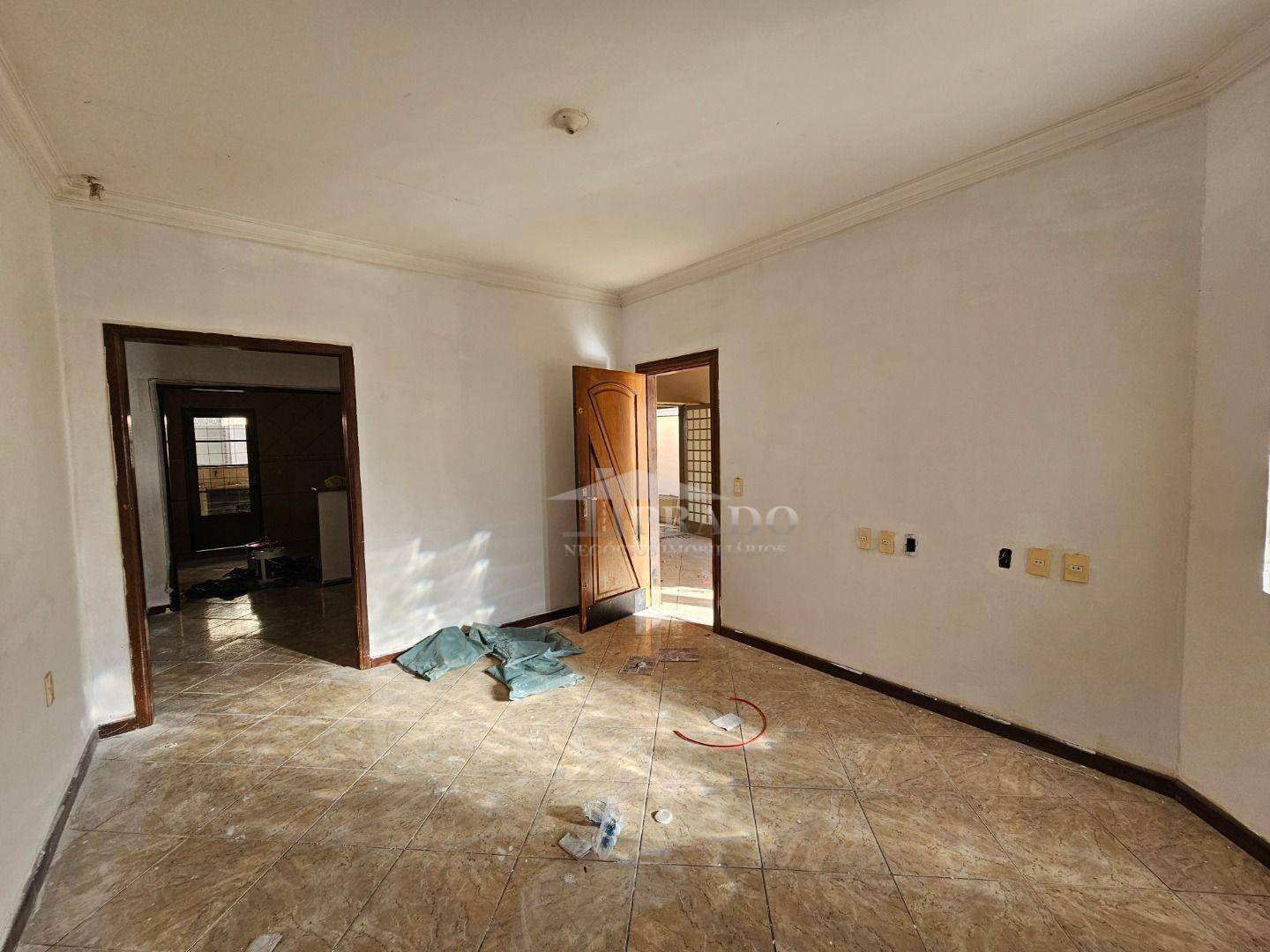 Casa para alugar com 4 quartos, 198m² - Foto 9