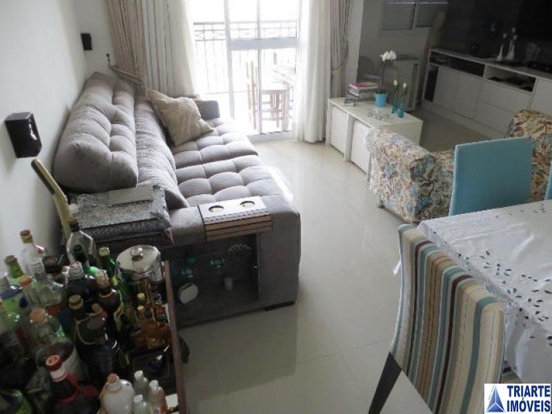 Apartamento à venda com 2 quartos, 83m² - Foto 2