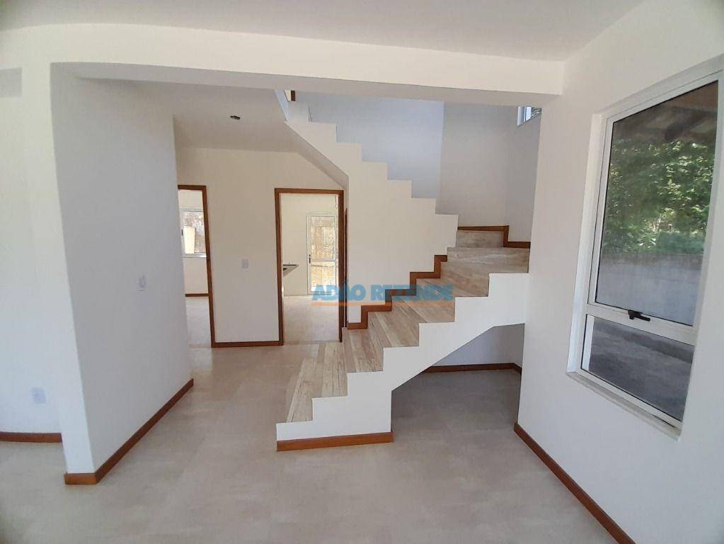 Casa de Condomínio à venda com 4 quartos, 150m² - Foto 1