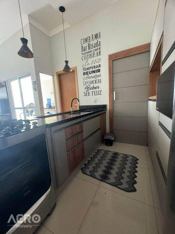 Casa à venda e aluguel com 3 quartos, 119m² - Foto 17