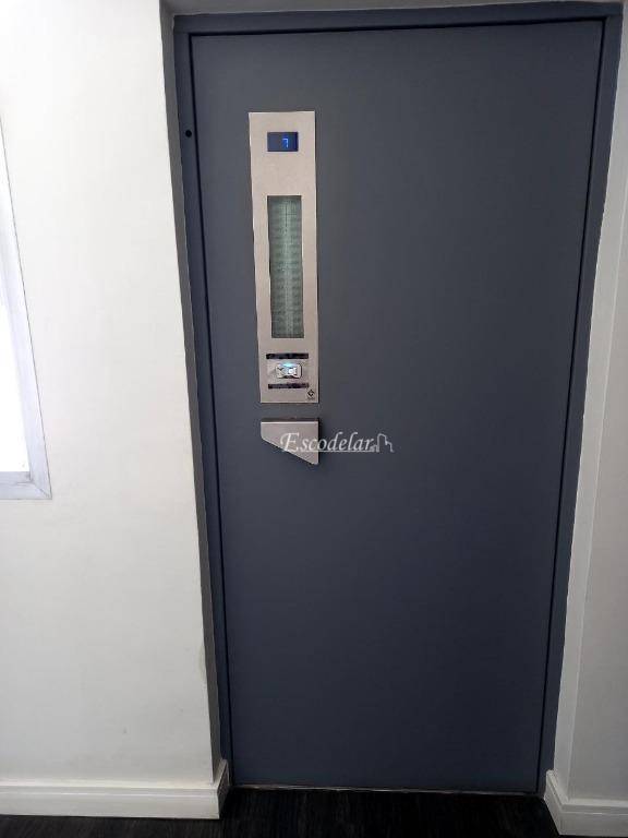 Apartamento à venda com 1 quarto, 70m² - Foto 2