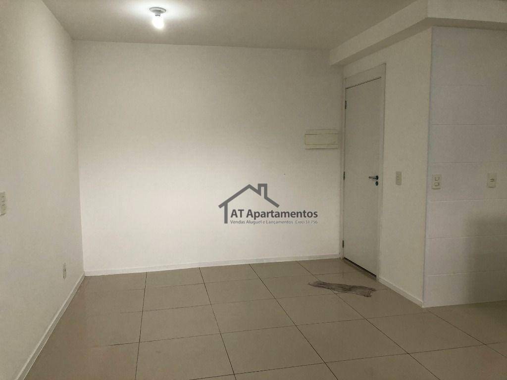 Apartamento para alugar com 3 quartos, 70m² - Foto 11