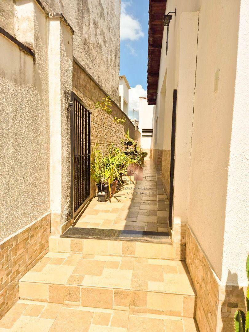 Casa à venda com 3 quartos, 164m² - Foto 4