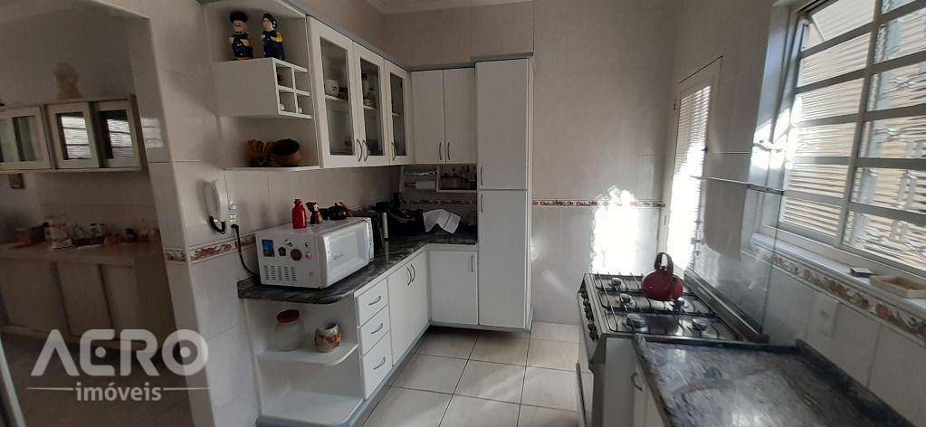 Casa à venda com 3 quartos, 160m² - Foto 7