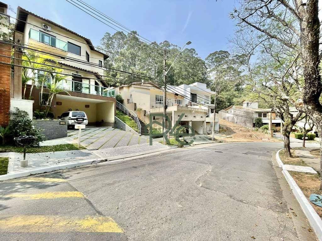 Casa de Condomínio à venda com 3 quartos, 323m² - Foto 2