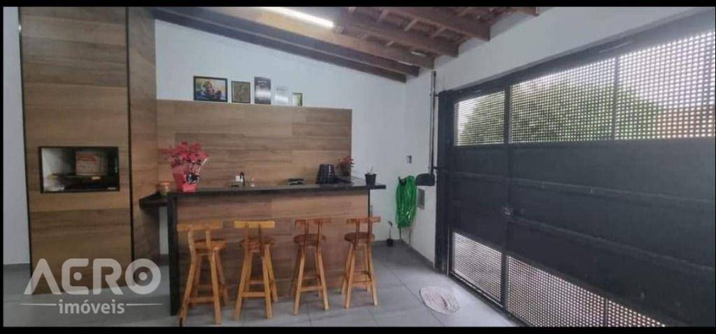 Casa à venda com 3 quartos, 160m² - Foto 3