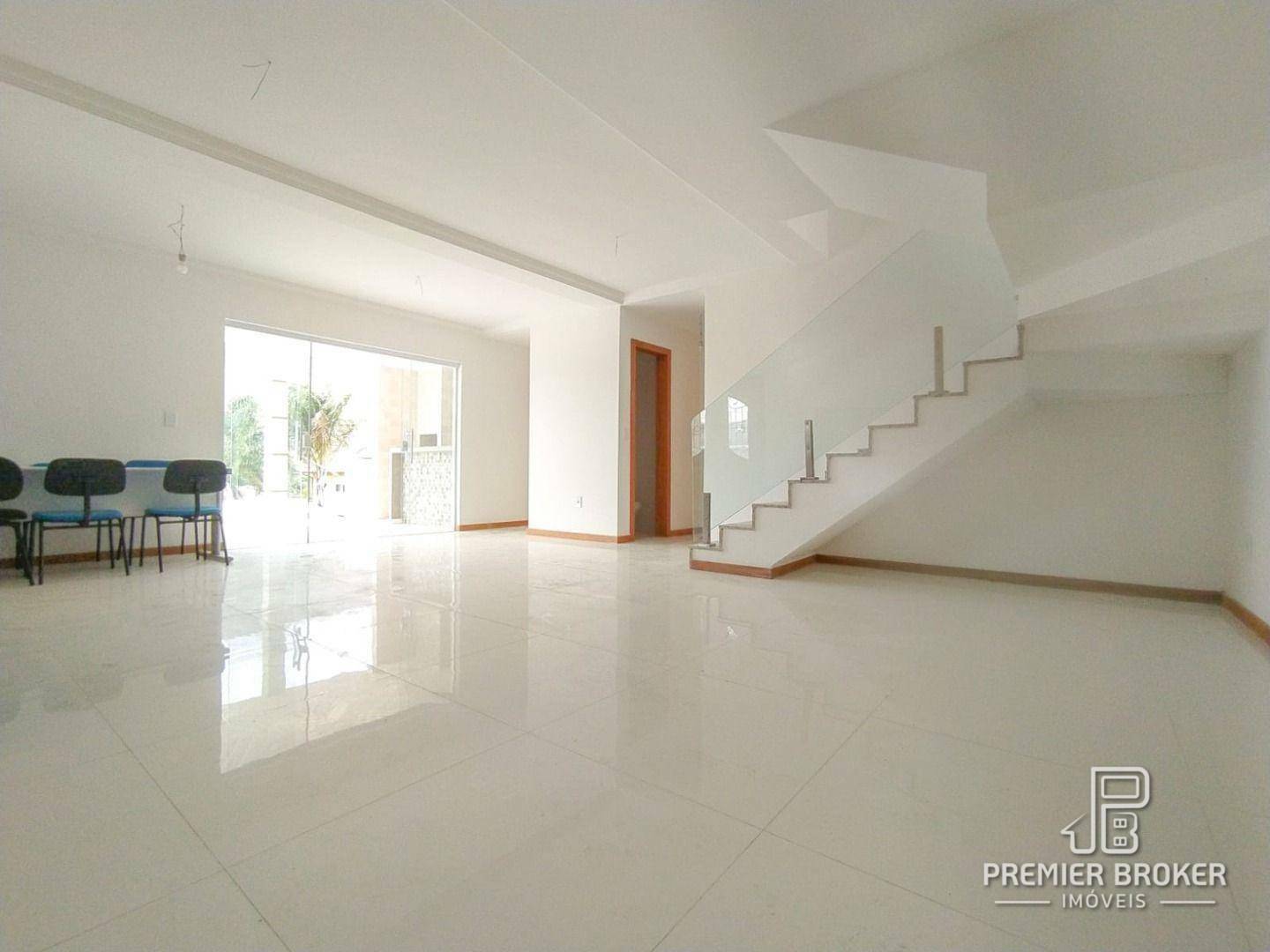 Casa de Condomínio à venda com 5 quartos, 250m² - Foto 1