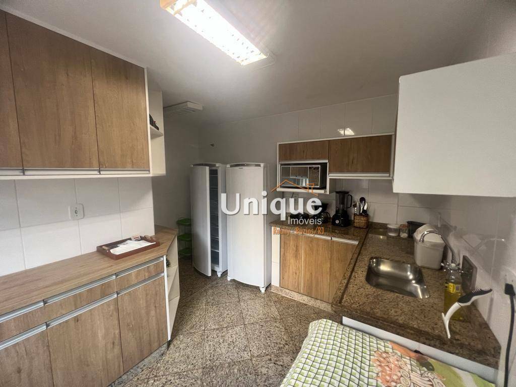 Casa à venda com 4 quartos, 140m² - Foto 42