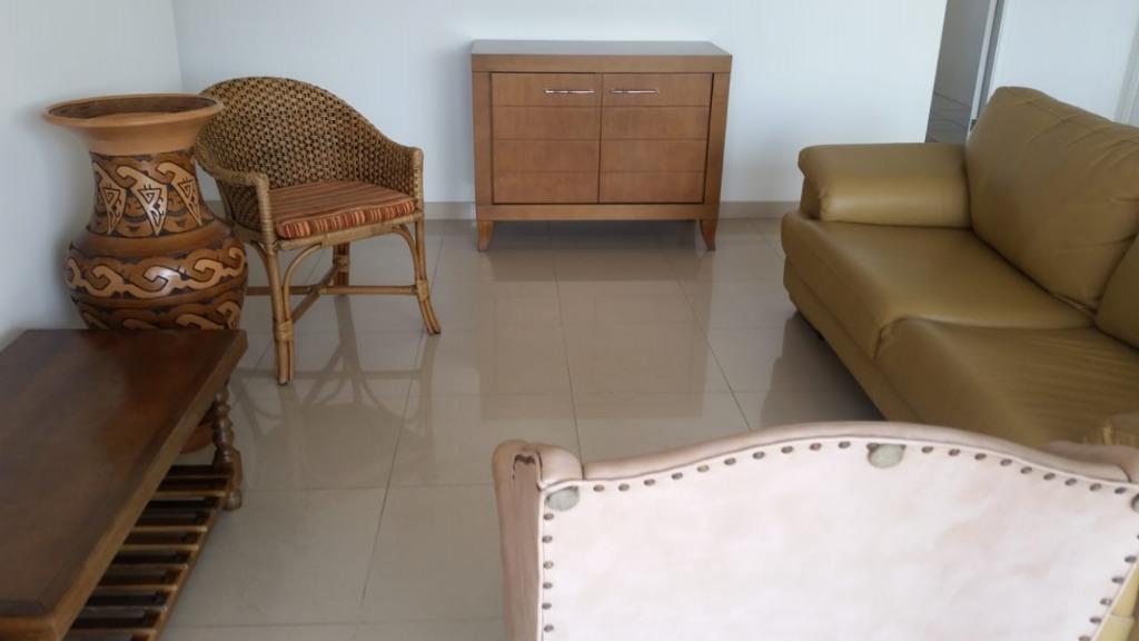 Apartamento à venda com 3 quartos, 134m² - Foto 2