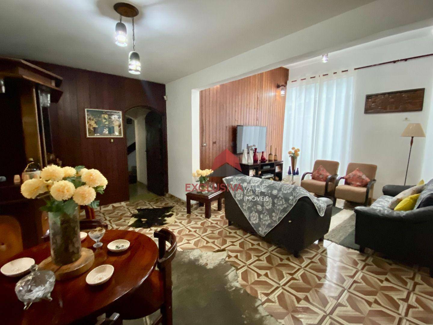 Casa à venda com 4 quartos, 326m² - Foto 1