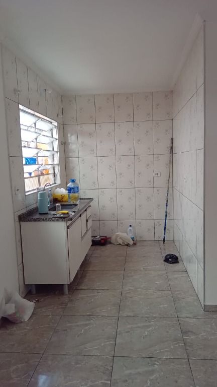 Casa para alugar com 1 quarto, 40m² - Foto 4