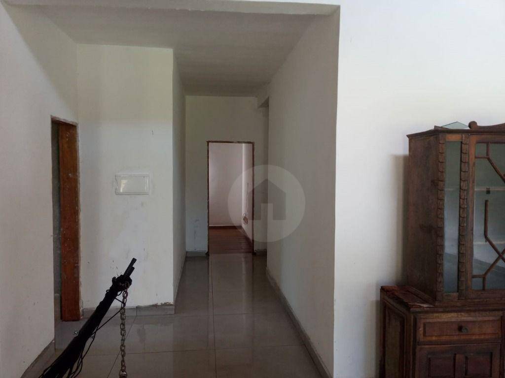 Casa à venda e aluguel com 3 quartos, 200m² - Foto 9