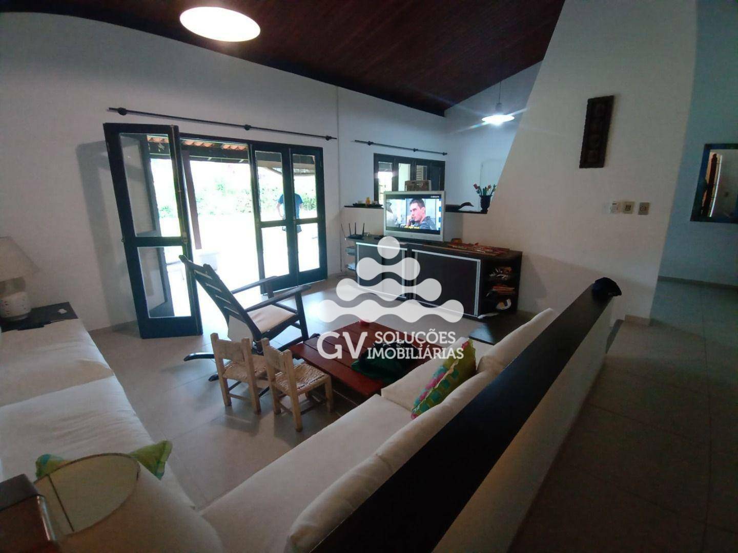 Casa de Condomínio à venda com 5 quartos, 244m² - Foto 9