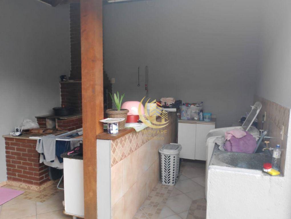 Casa à venda com 4 quartos, 180m² - Foto 15