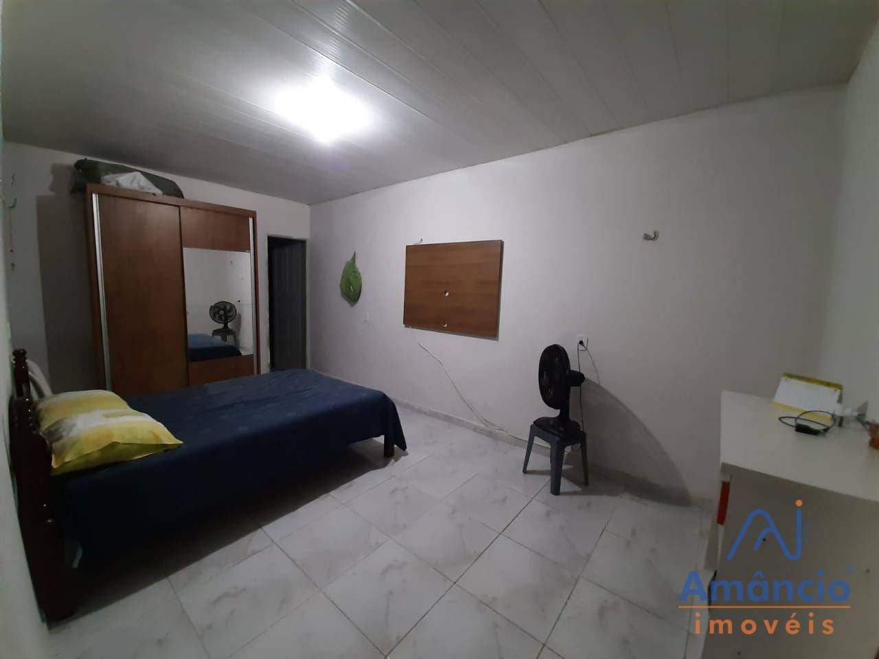 Casa à venda com 2 quartos, 82m² - Foto 4