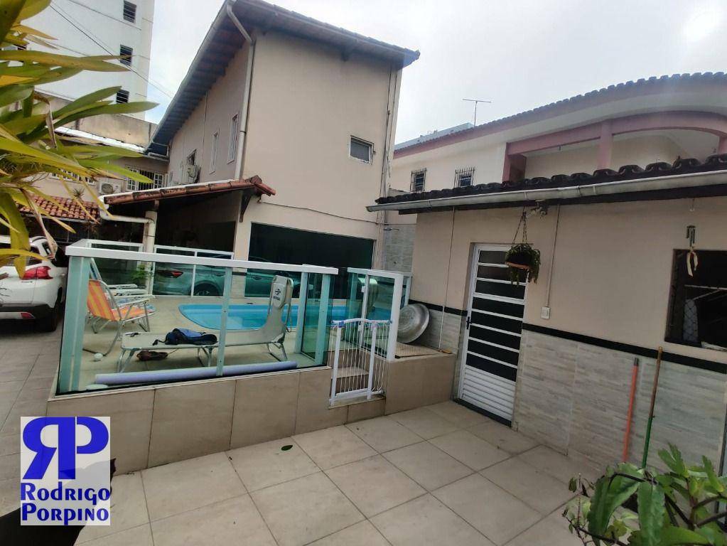 Casa à venda com 3 quartos, 350m² - Foto 1